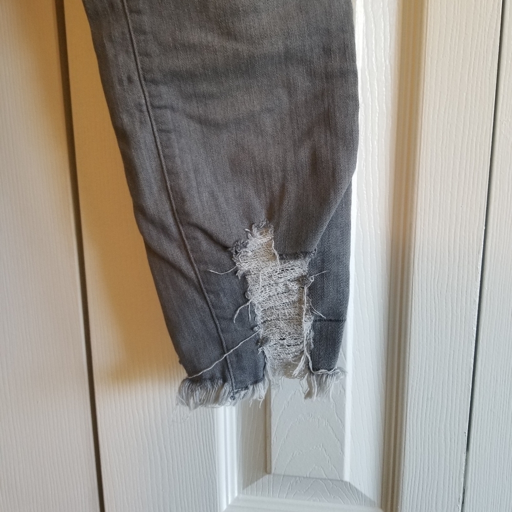 Universal Thread Jeans - Picture 2 of 4